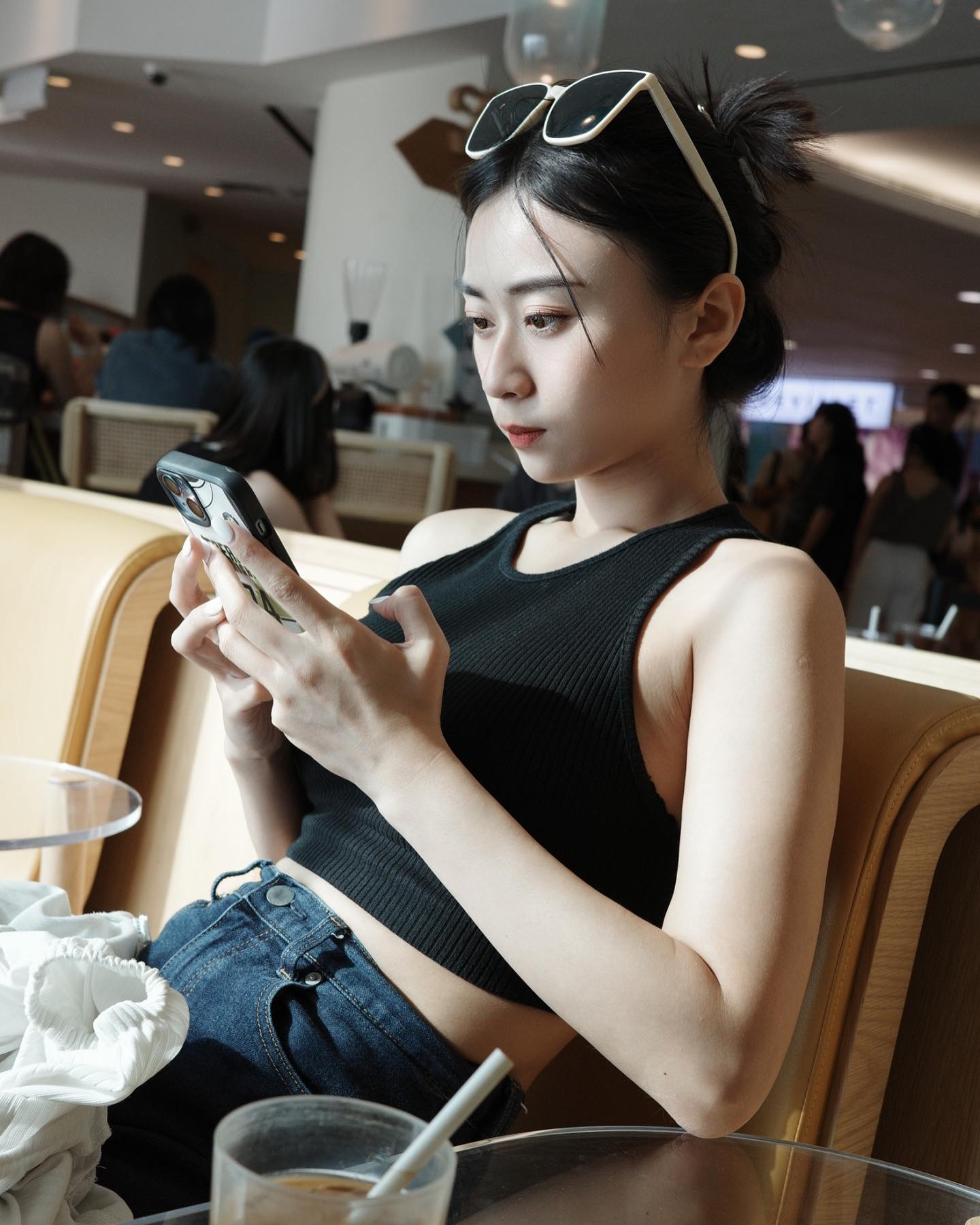 留学生约炮约爱加line：qj98877